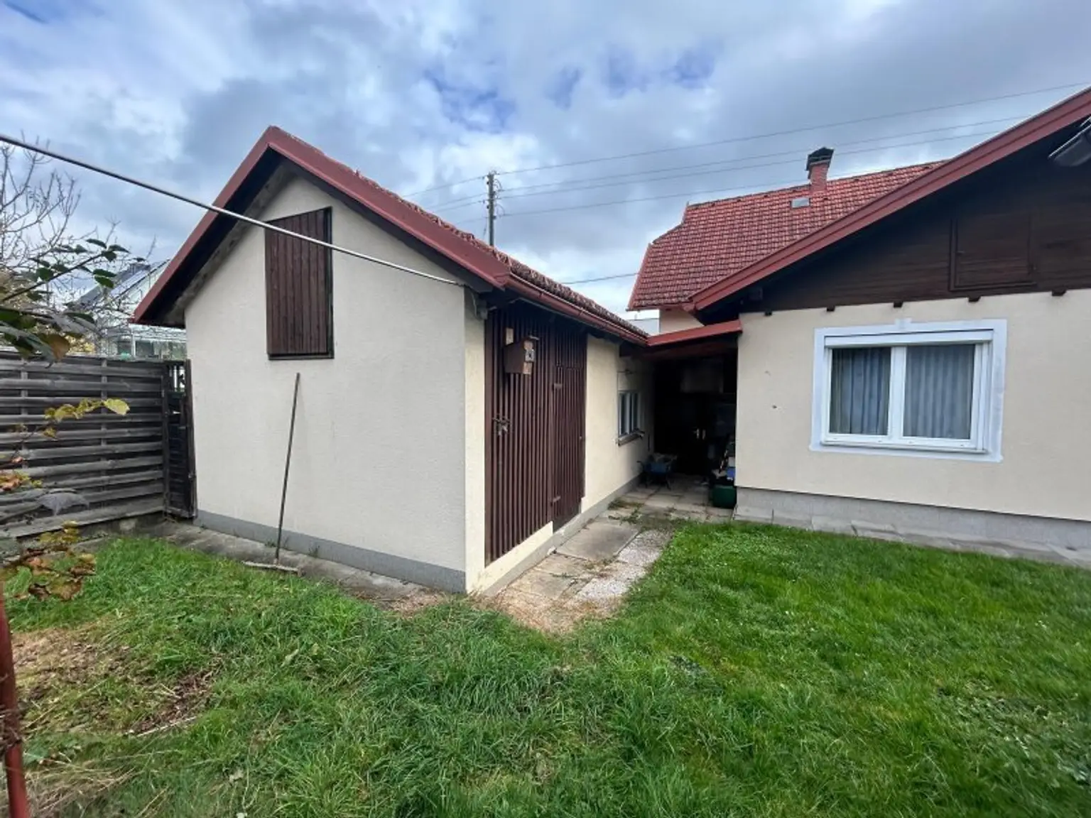 Alt aber saniertes Stadt Familienhaus – Ihr neues Zuhause für 349000 € mit Keller & Carport /  nähe medQuartier-Ärztehaus   BH & HAK Feldkirchen