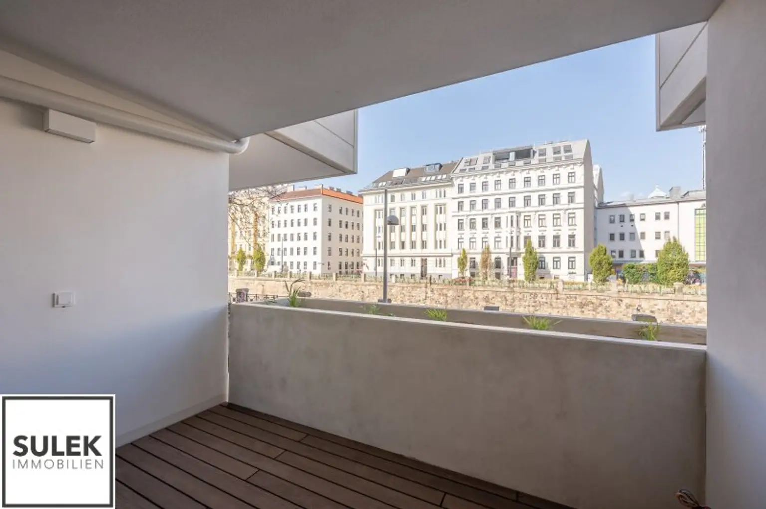 2 Zimmer Zweitbezugswohnung mit sonniger Loggia in wunderschönem Neubauprojekt "Schön102" nahe U4 - ab 01.11.25!