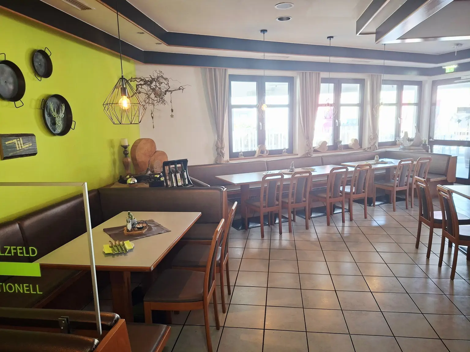 TOP Location mit umsatzstarkem Gastro-Konzept sucht Nachfolger!