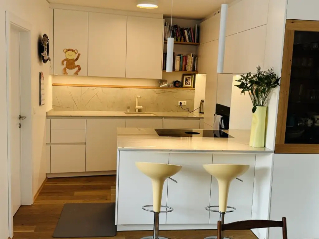Traumwohnung mit uneinsehbarer Dachterrasse, E-Ladestation und Topausstattung