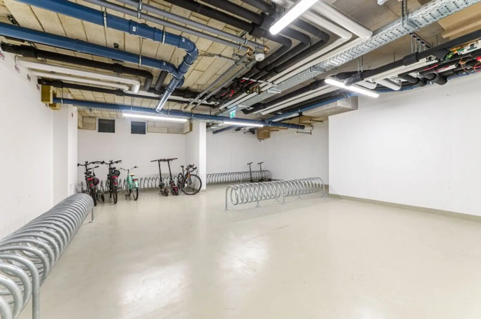 Erstbezug! Großzügige 3-Zimmer-Wohnung mit 2 Terrassen inkl. Stellplatz zu vermieten!