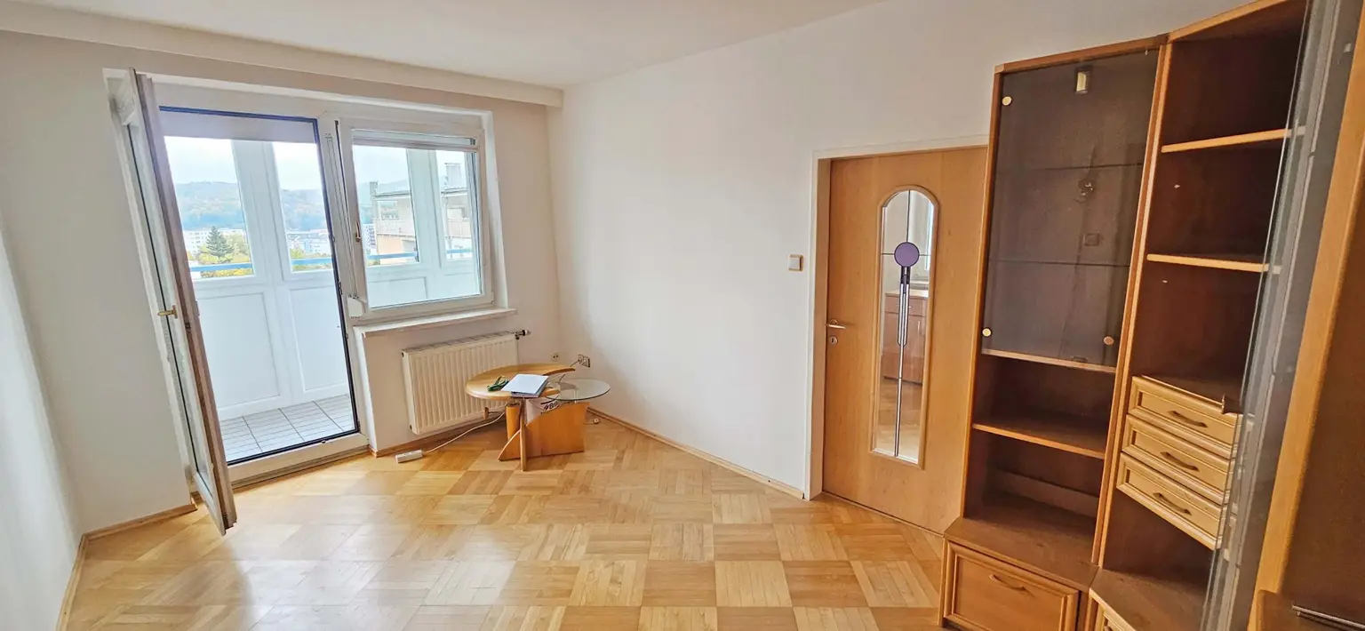 Wohnen ganz oben – 2-Zimmer-Dachgeschoßwohnung mit großer Loggia und Weitblick in Linz-Urfahr