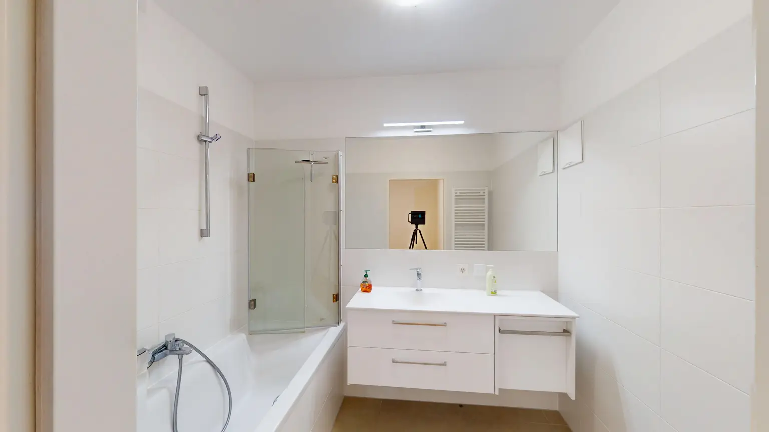 Exklusive 3-Zimmer-Wohnung mit Loggia, Garage & Top-Infrastruktur im 12. Bezirk