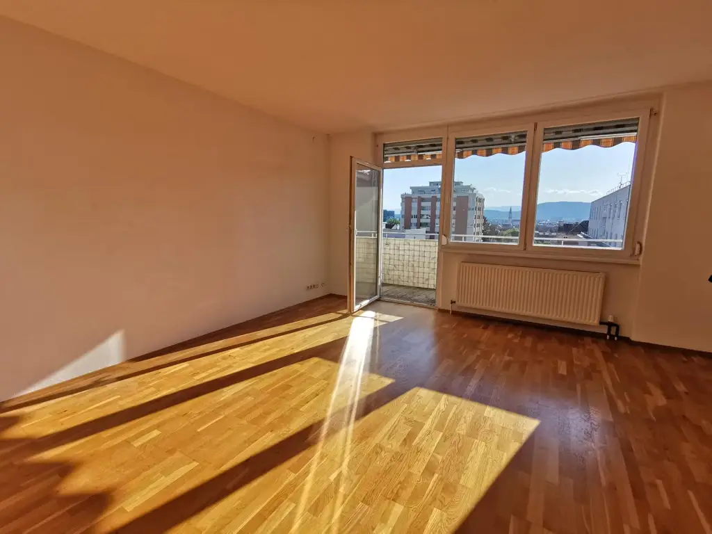 Helle 3-Zimmer-Wohnung mit Loggia - WG geeignet!