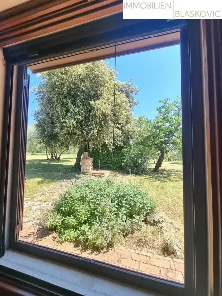 Rarität - Steinhaus auf einem Grundstück mit 17.700 m2 - teilweise touristische Zone!!