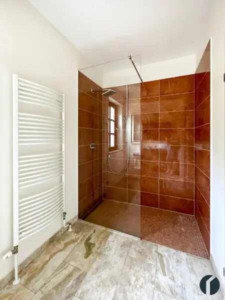 Elegantes Einfamilienhaus in Zeiselmauer mit Garten, Garage und Wellnessbereich