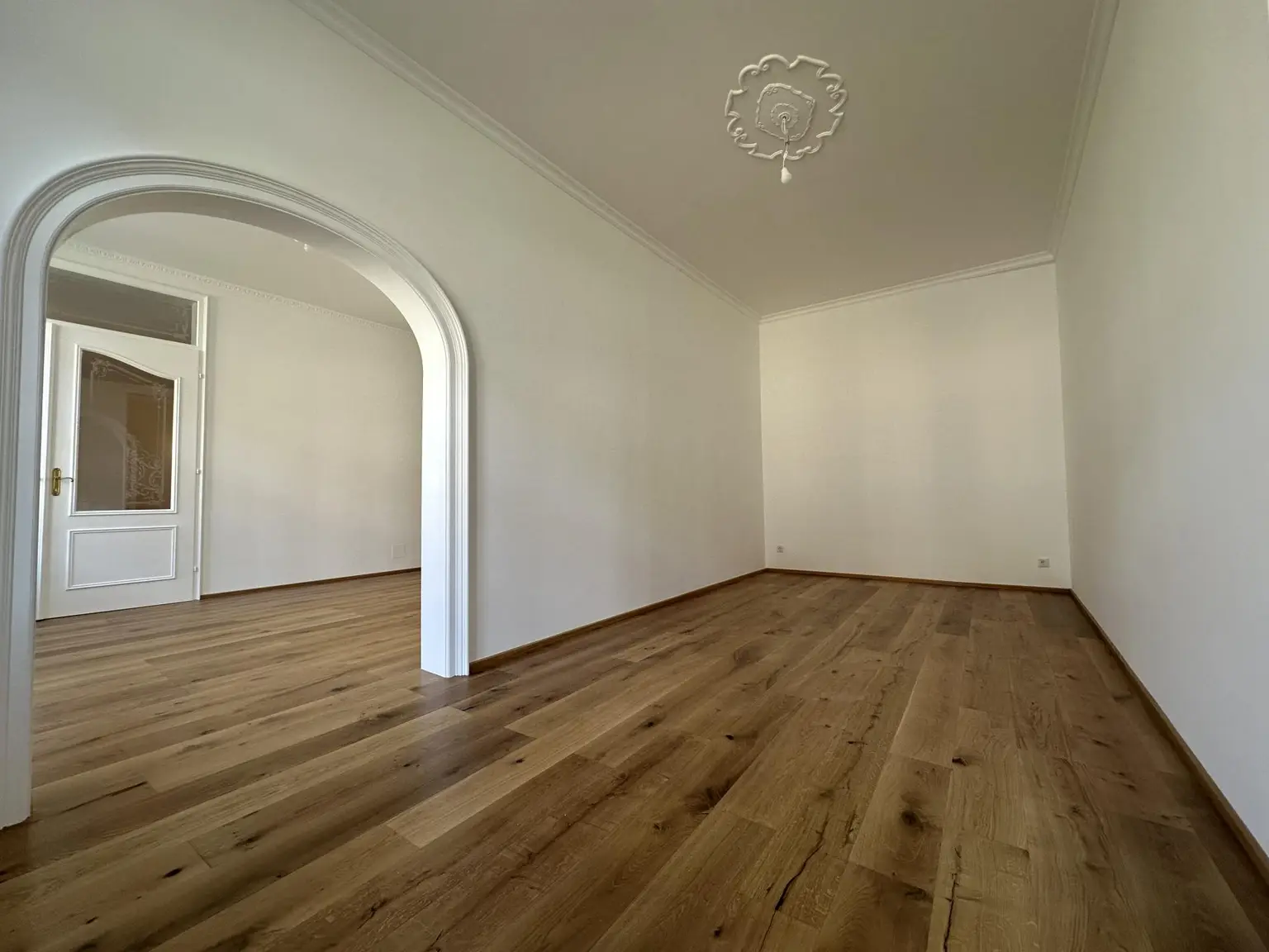 4 ZIM.WHG MIT BLICK IN RUHIGEN INNENHOF/LIFT/TIEFGARAGE