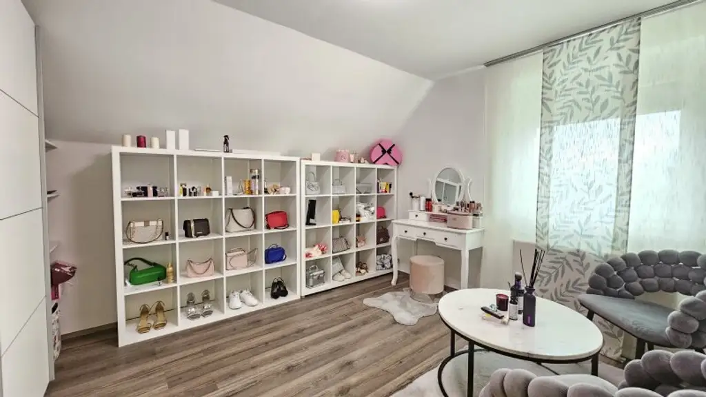 Traumhaftes Einfamilienhaus in Baldramsdorf: Platz für Familie und Freizeit!