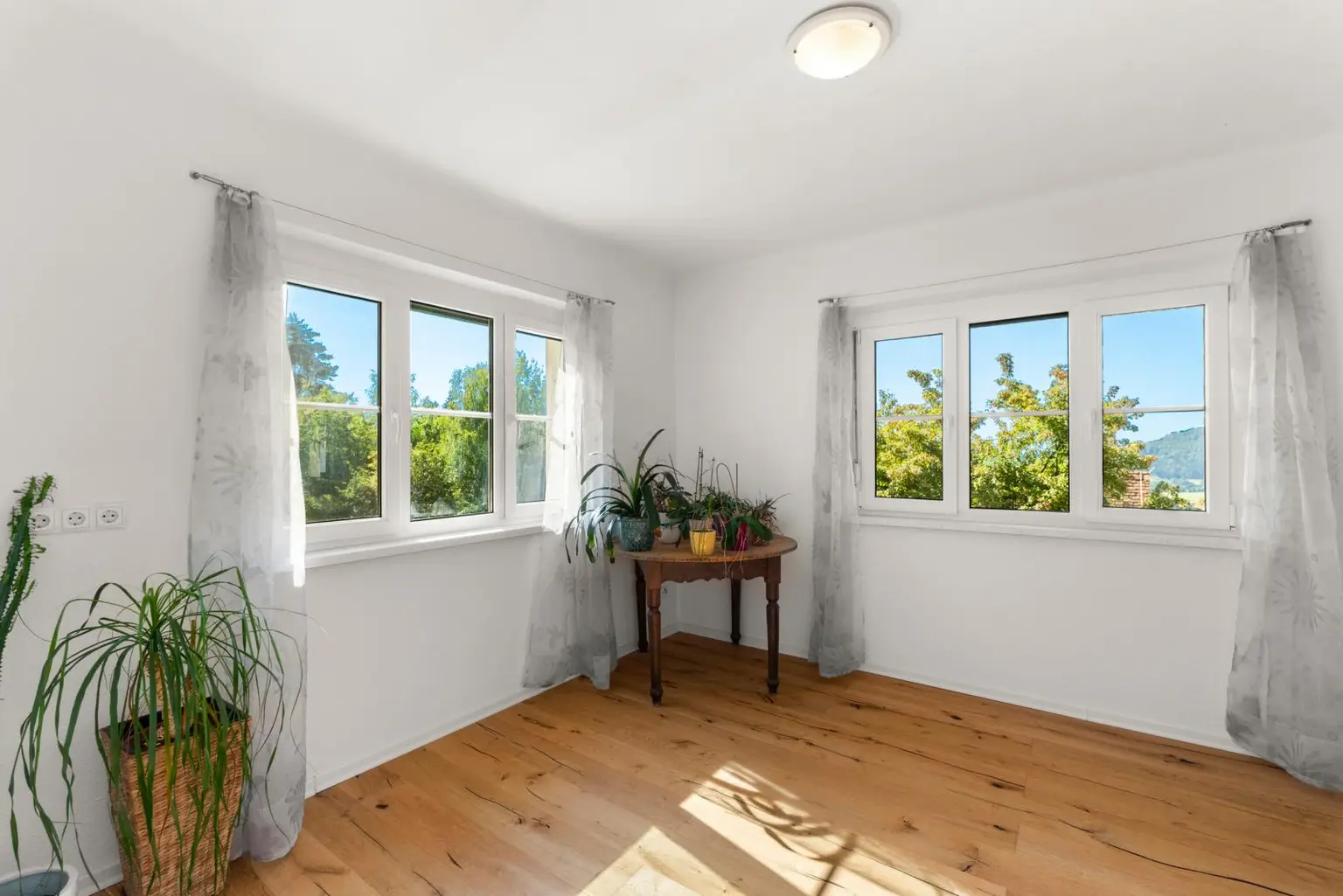 Großzügiges Wohnhaus mit 4 Wohneinheiten in herrlicher Aussichtslage - nähe Graz