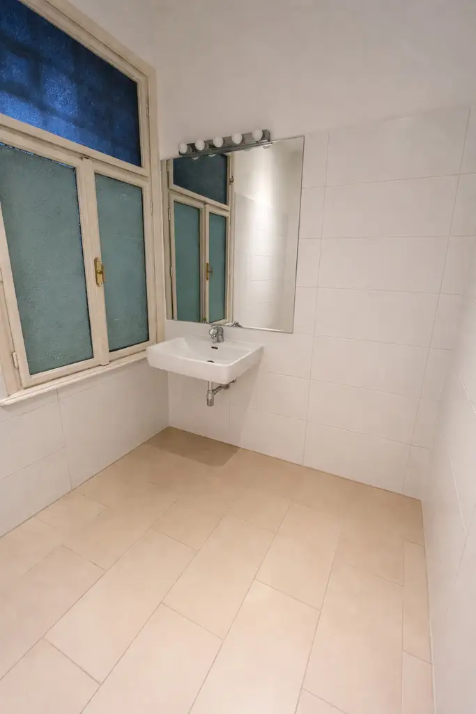 Gepflegte und ruhige Hochparterre Wohnung Nähe Alois Drasche Park