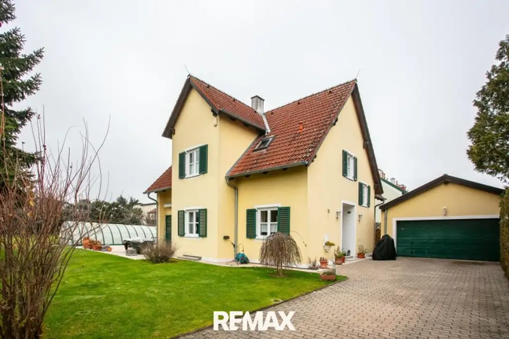 Top Gepflegte Liegenschaft mit Pool und Garten