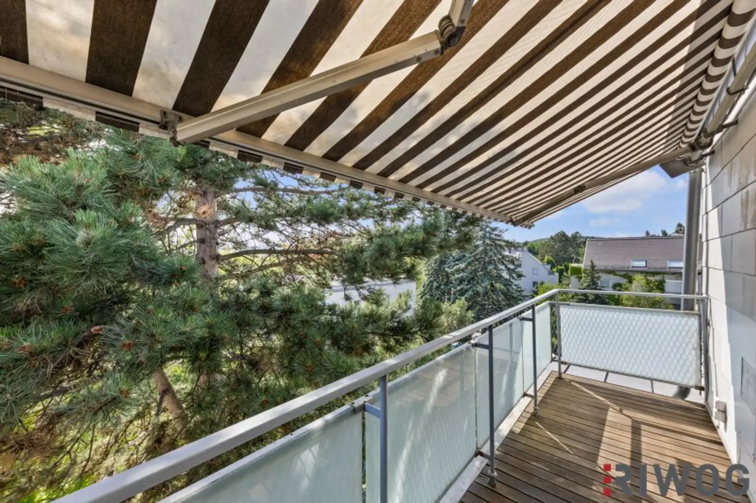 **Architekten Dachloft mit Balkon, Hochwertiger Ausstattung und SÜD-OST Ausrichtung**