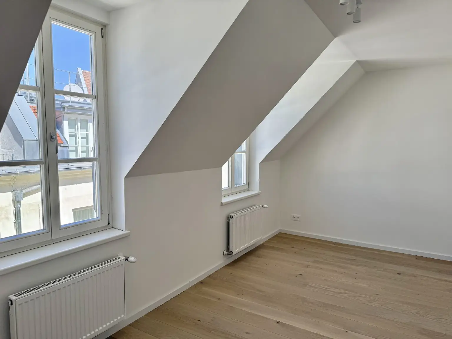 Wunderschöner Altbau zwischen Schlossquadrat und Naschmarkt