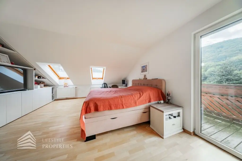 Luxuriöse Villa im Wienerwald – Beheizter Salzwasserpool, Gartenparadies & Premium-Parkmöglichkeiten