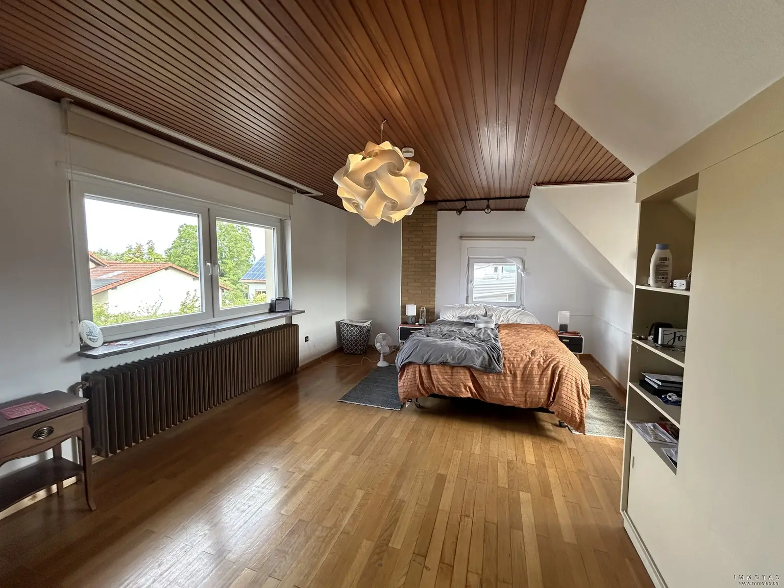 Schlafzimmer DG