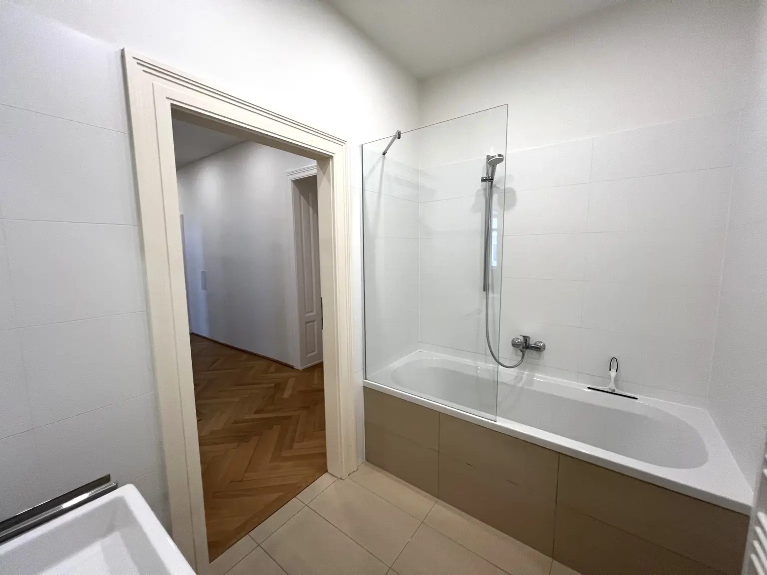 Unbefristet: Stilvolle, ruhige Stadtwohnung in zentraler Lage