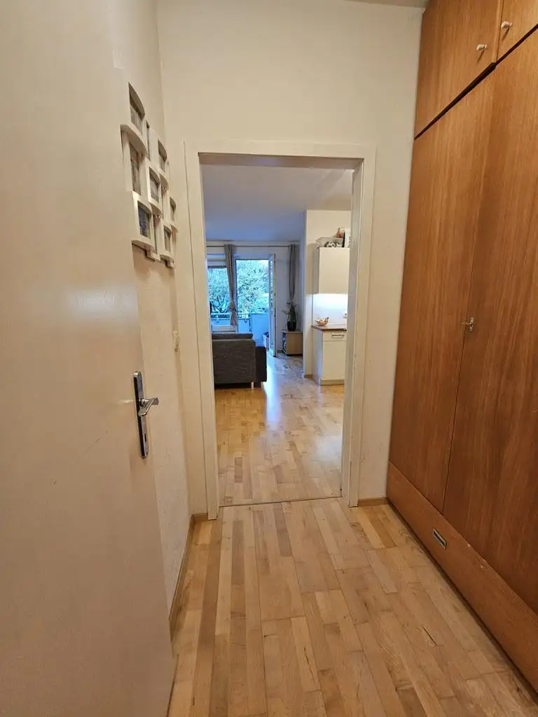 Sonnige, teilmöblierte 2-Zimmer Whg. in der Plentznerstraße