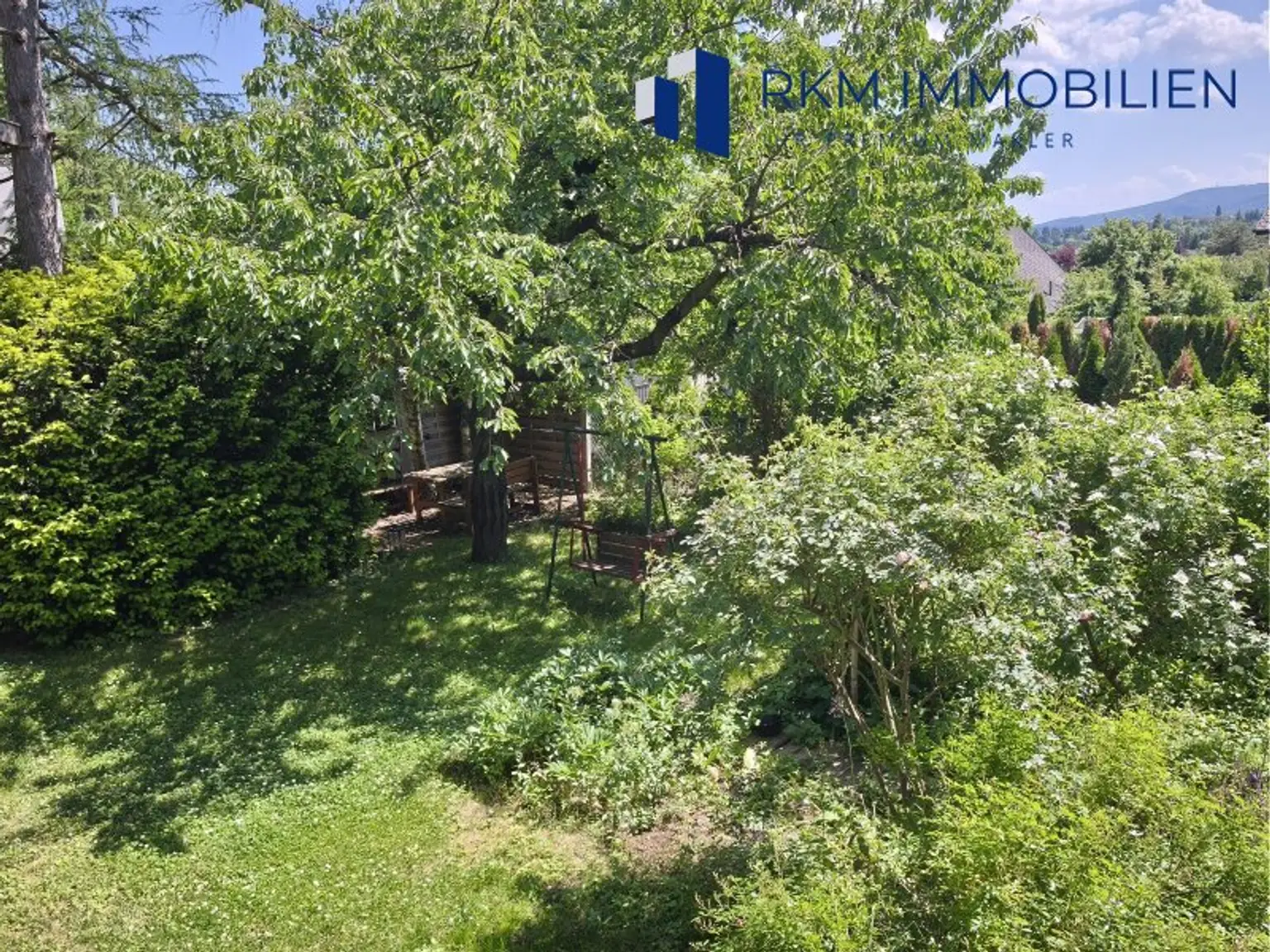 Traumhaftes Einfamilienhaus in Wien 1230: 9 Zimmer, Garten, Balkon und Garage!