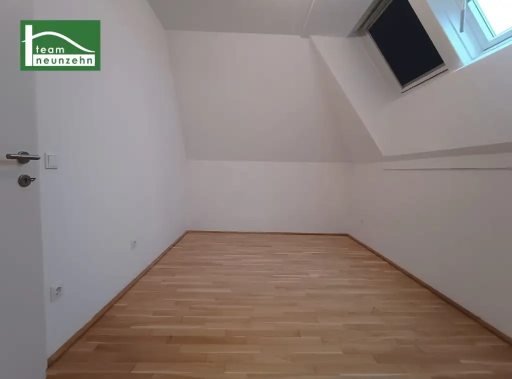Wundervolle Dachgeschosswohnung mit großer Dachterrasse