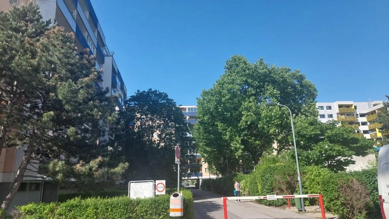 25 Wohnhausanlage