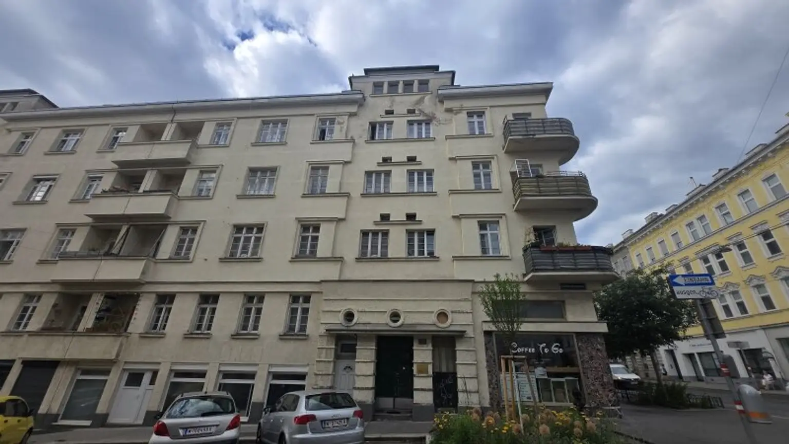 2-Zimmer-Wohnung in brauchbarem Zustand (Sanierungsbedarf!) - Balkon+Hofausrichtung - 3.Stock OHNE Lift