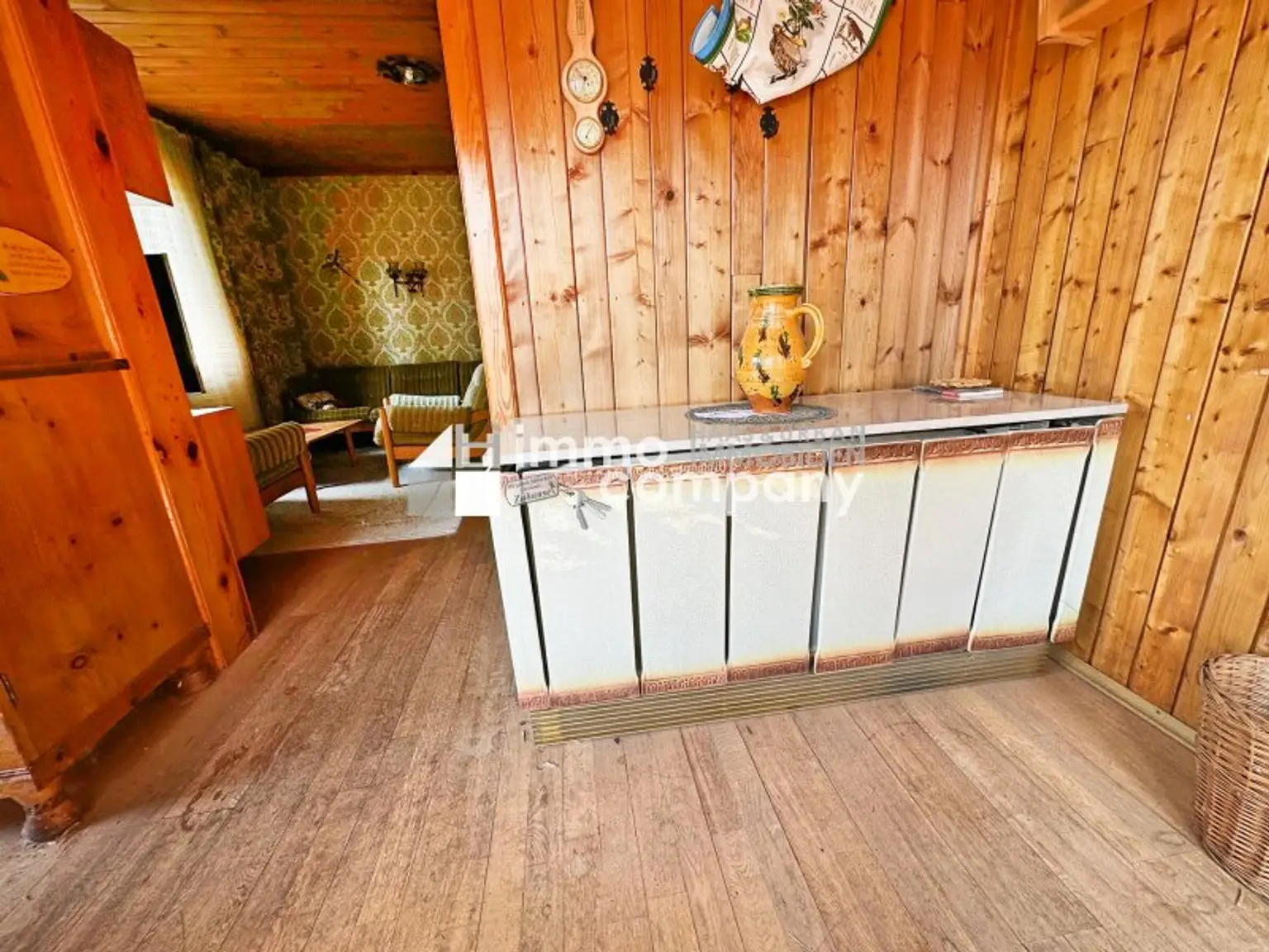 Renovierungsbedürftiges Landhaus mit Pool , Grundfläche 1.594 m² Renovierung und Schönheitsreparaturen sind erforderlich, dennoch sofort beziehbar!