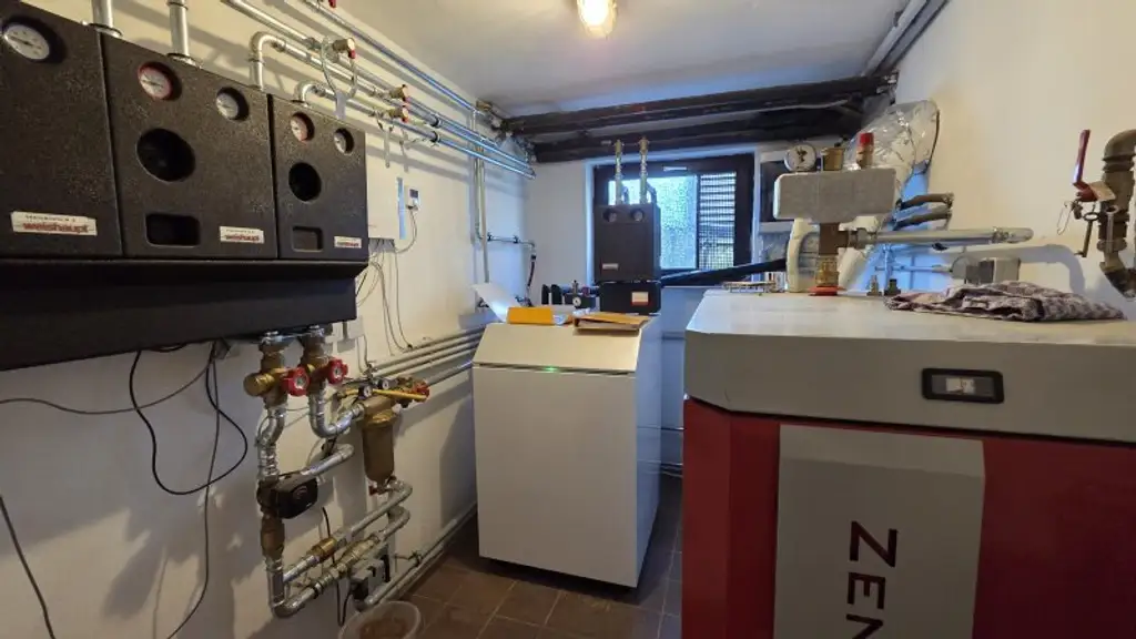 Geräumiges Einfamilienhaus in Silberwald mit Pool, Photovoltaikanlage und KFZ Garage – Ihr neues Zuhause wartet!