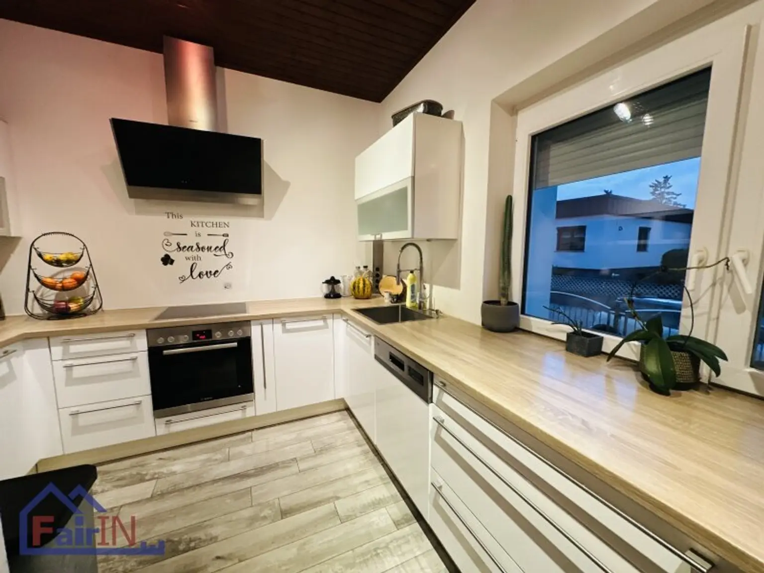 Traumhaus in Sollenau: Gepflegtes 140m² Heim mit Garten, Garage!