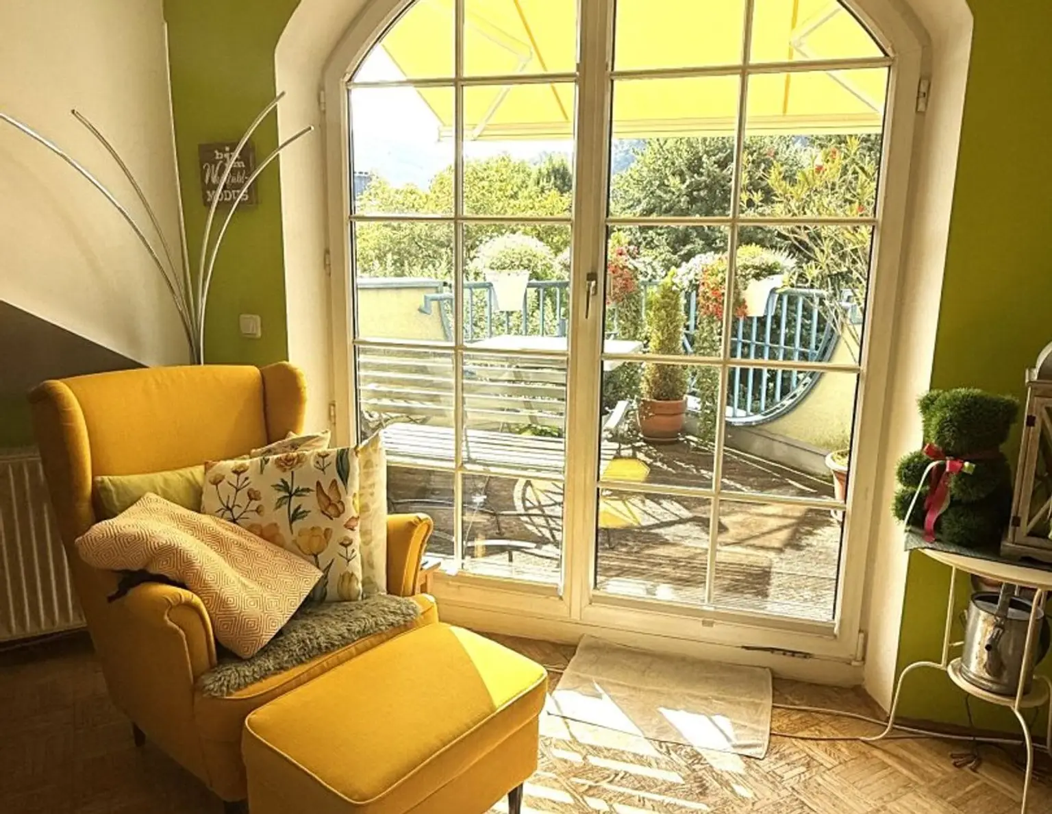 2-Zimmer-Wohnung mit Dachterrasse und traumhafter Aussicht!