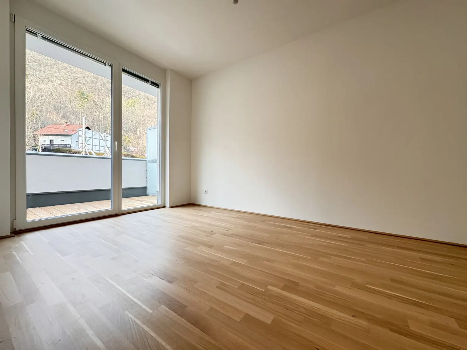 Wohnen im Grünen mit Blick auf die Burgruine Gösting und Tiefgaragenparkplatz