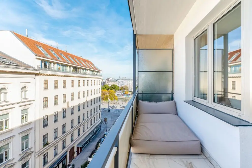 Außergewöhnliche 3-Zimmer-Residenz in zentraler Toplage mit Freifläche