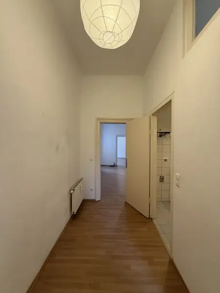 RUHE IN HISTORISCHEM AMBIENTE | ADLERHOF | 2-Zimmer-Wohnung inkl. Lift | 6 min Fußweg zur U3 VOLKSTHEATER