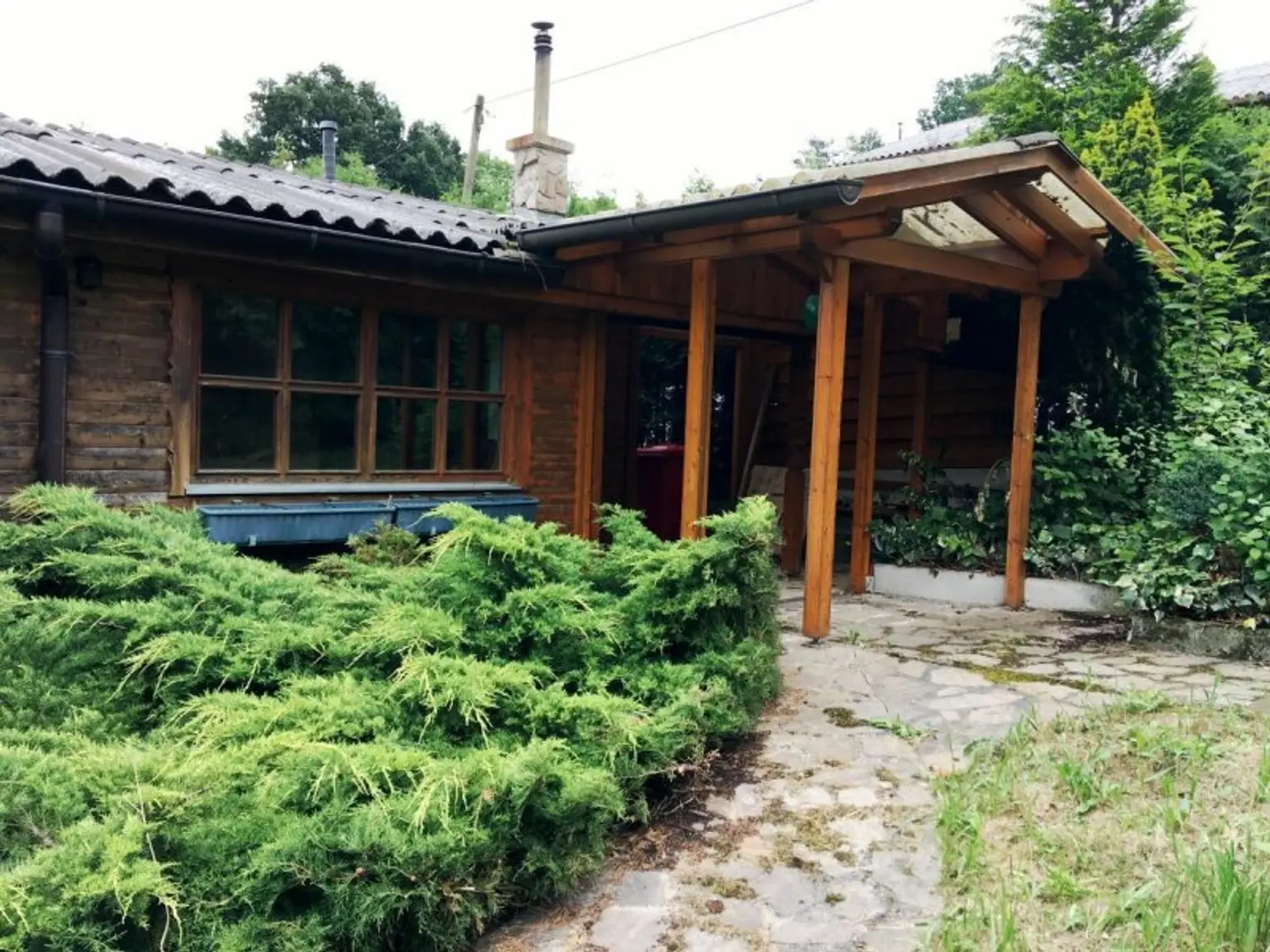 + MIETHAUS IM WIENERWALD + EIGENGARTEN + HAUSTIERE ERLAUBT +