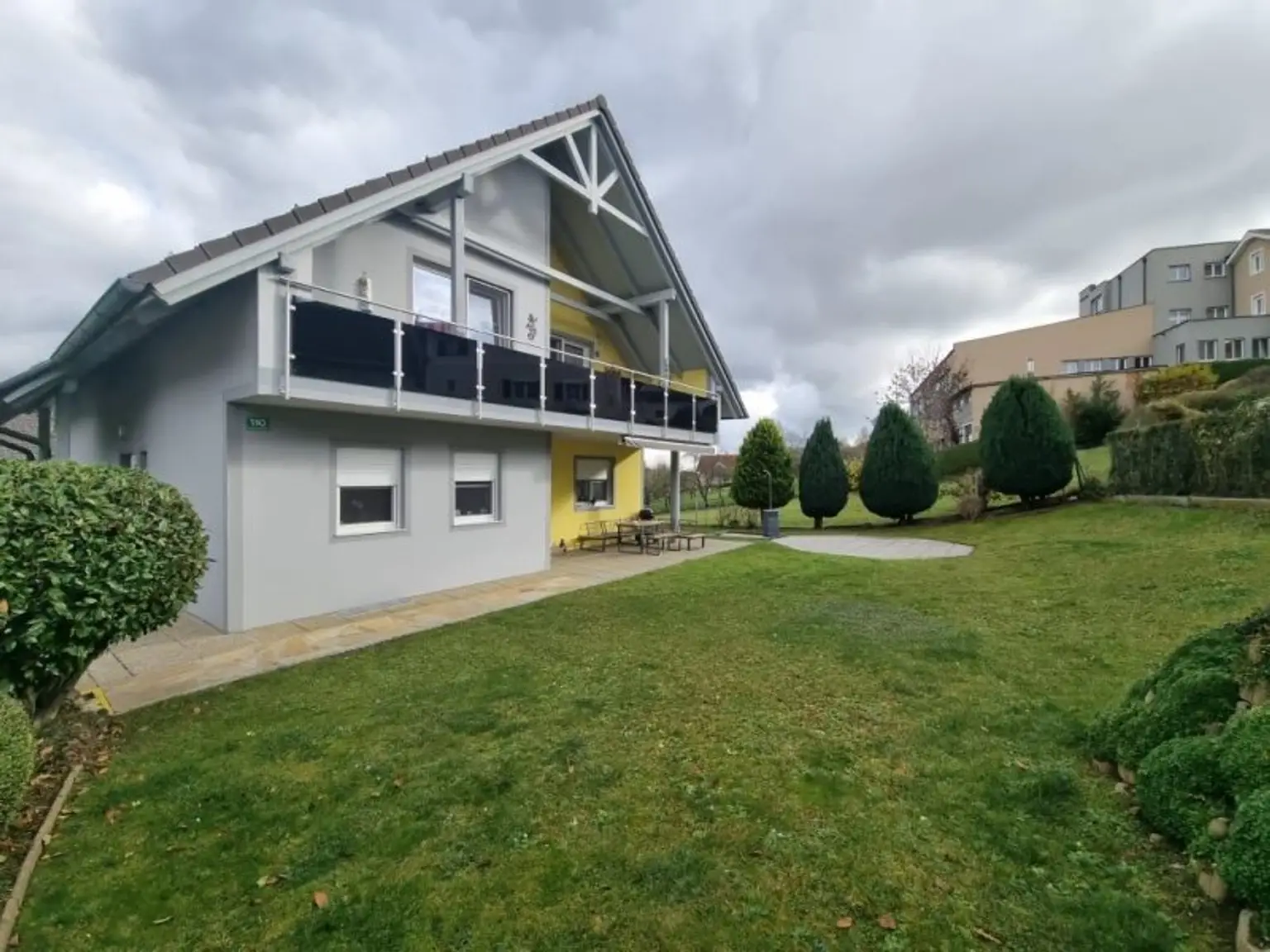 Dachgeschoßwohnung in einem Zweifamilienhaus inkl. Gartennutzung!