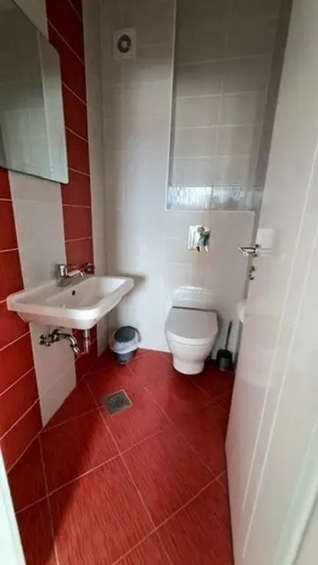 DD4BACD1-B97E-4988-A950-C4DDF44D8FD2_4_5005_c