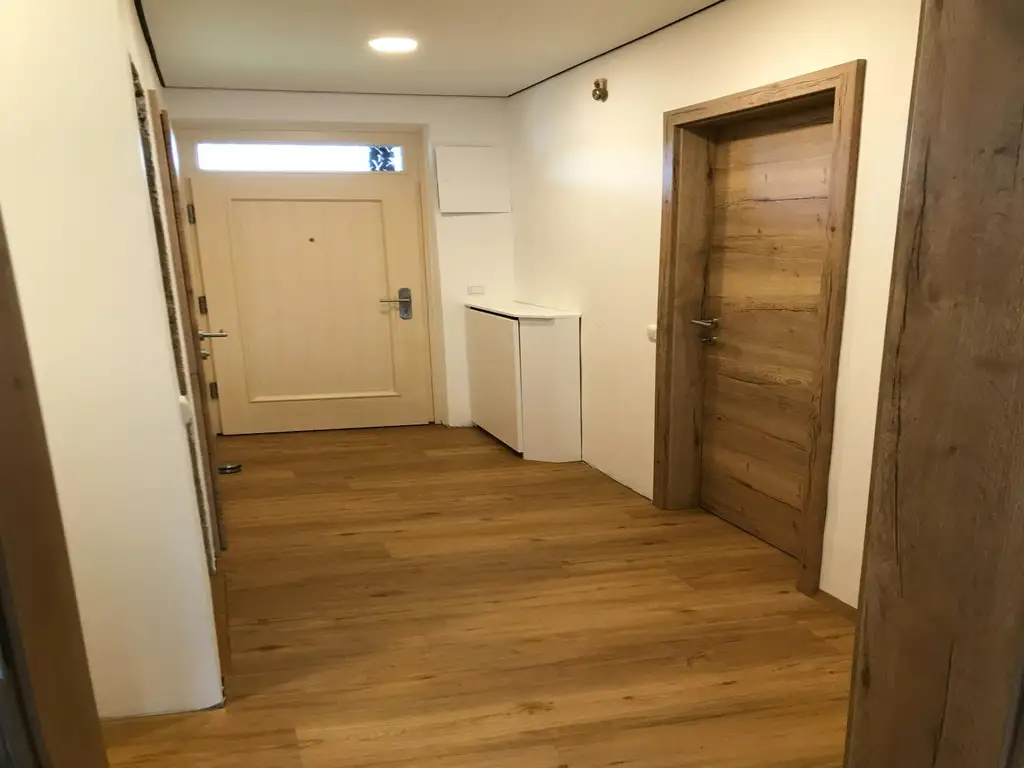 Neu sanierte Wohnung in ruhiger Siedlungslage